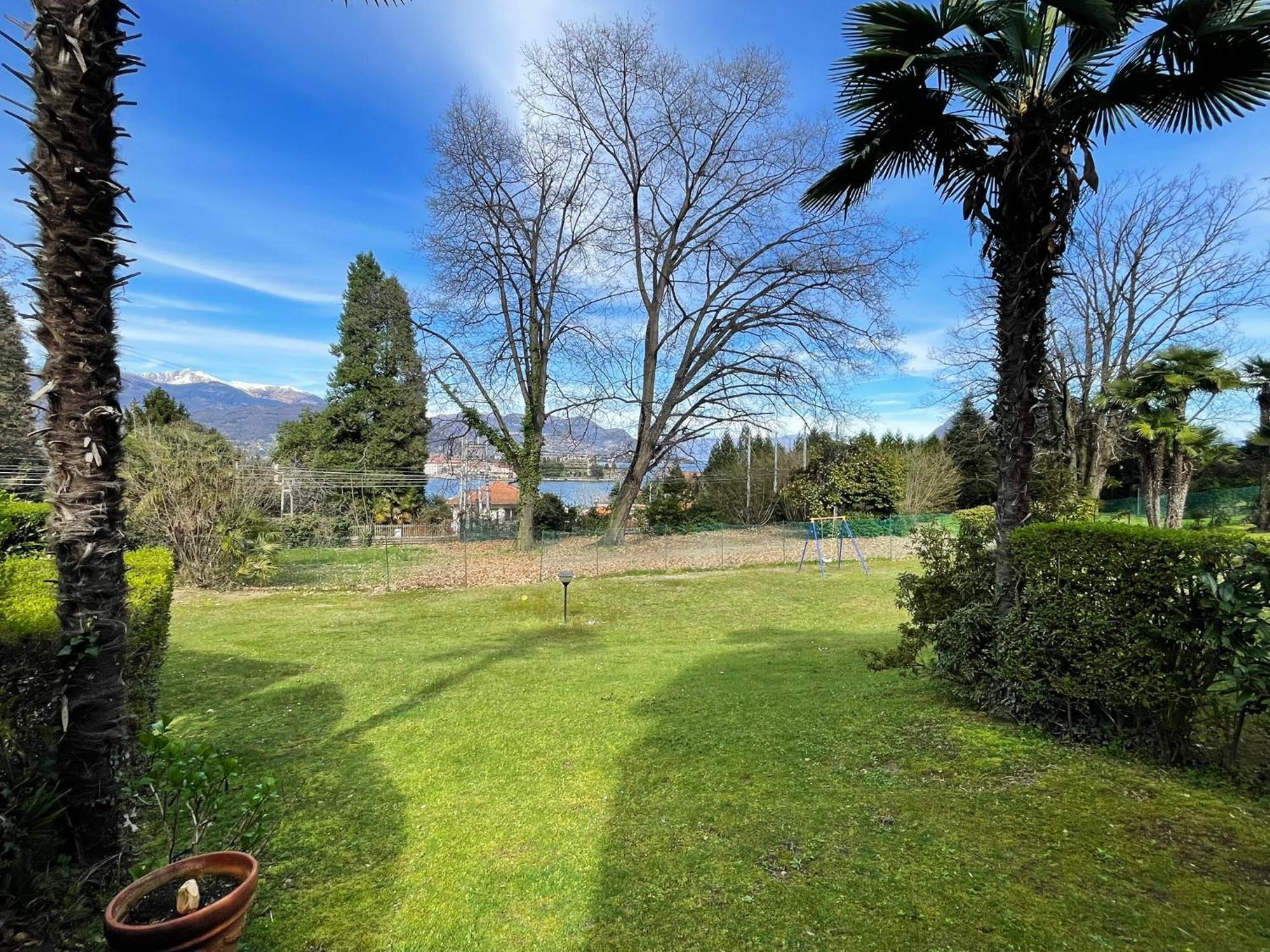 Lovingstresa3 Giardino Del Lago Exterior foto